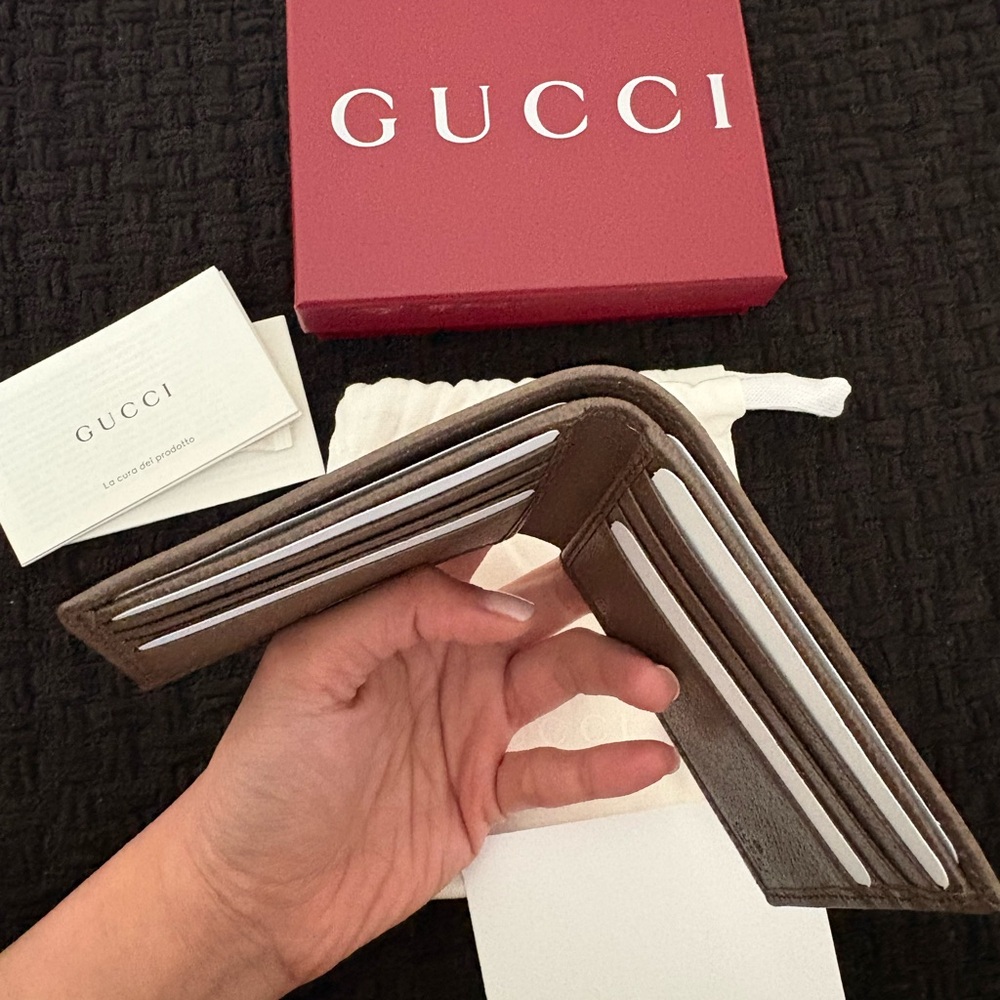 Gucci Beige and Red Stripe Card Holder - Picture 3 of 7